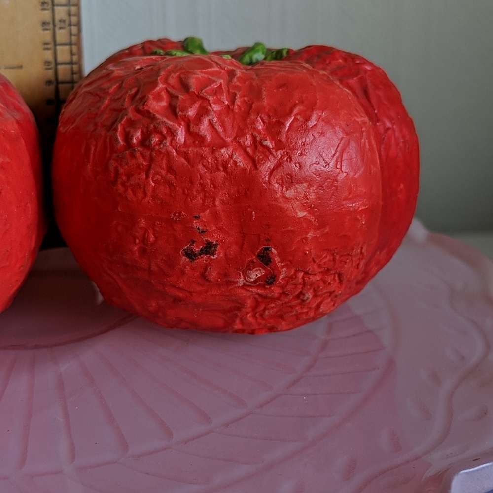 Vintage Japan Tomato Salt & Pepper Shakers - Picture 7 of 8